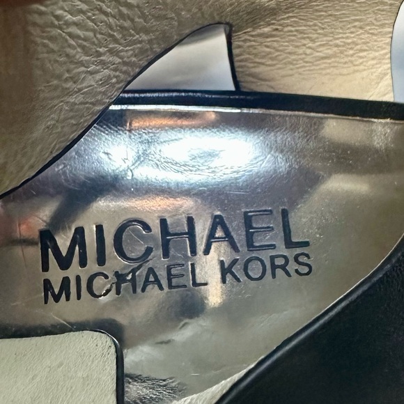MICHAEL By MICHAEL KORS Carla Leather Open-Toe Platform Buckle Strap Sandals 8.5 - Picture 7 of 12